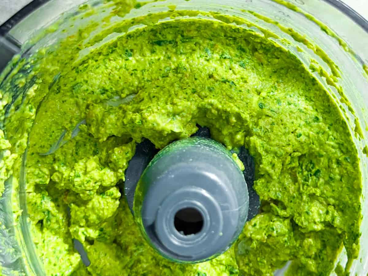 Cashew pesto in the food processor.