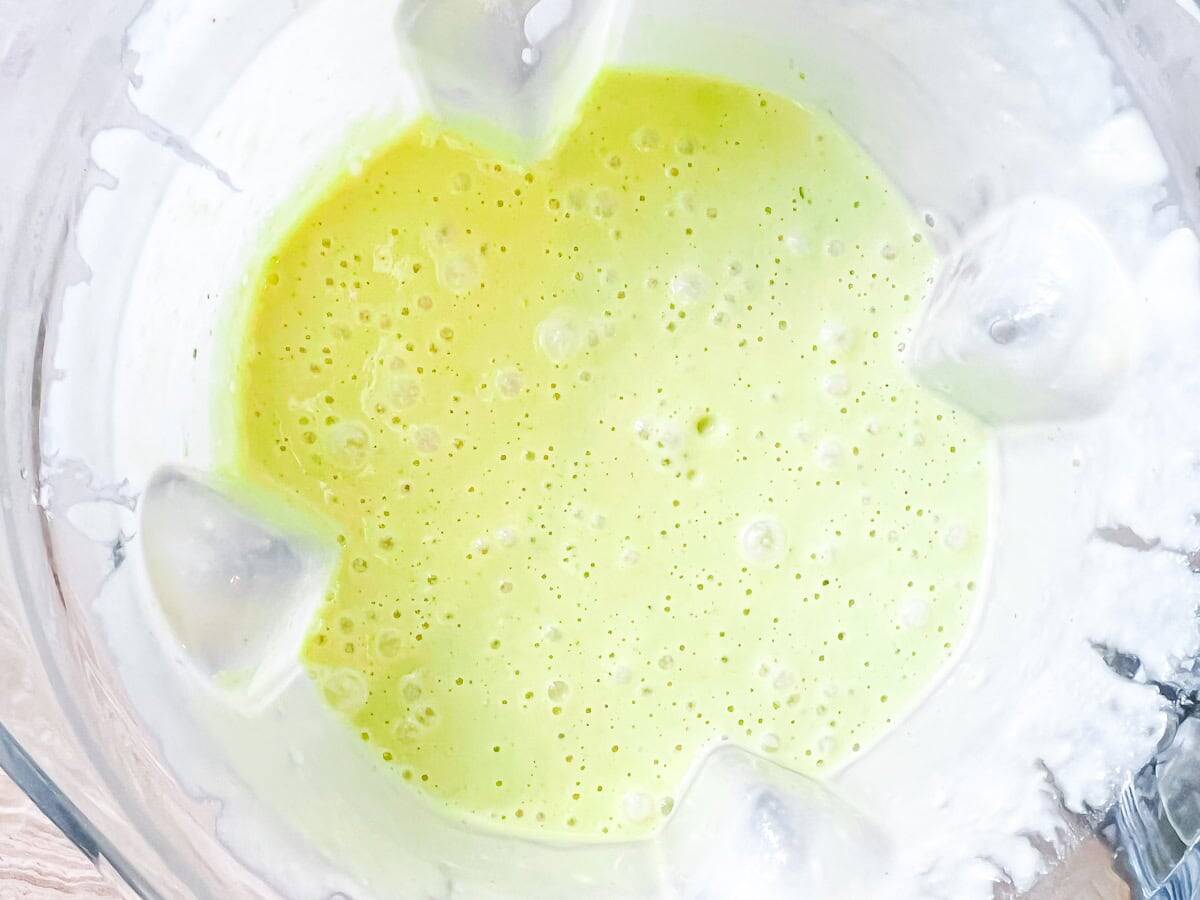 The key lime pie filling mixture in the blender.